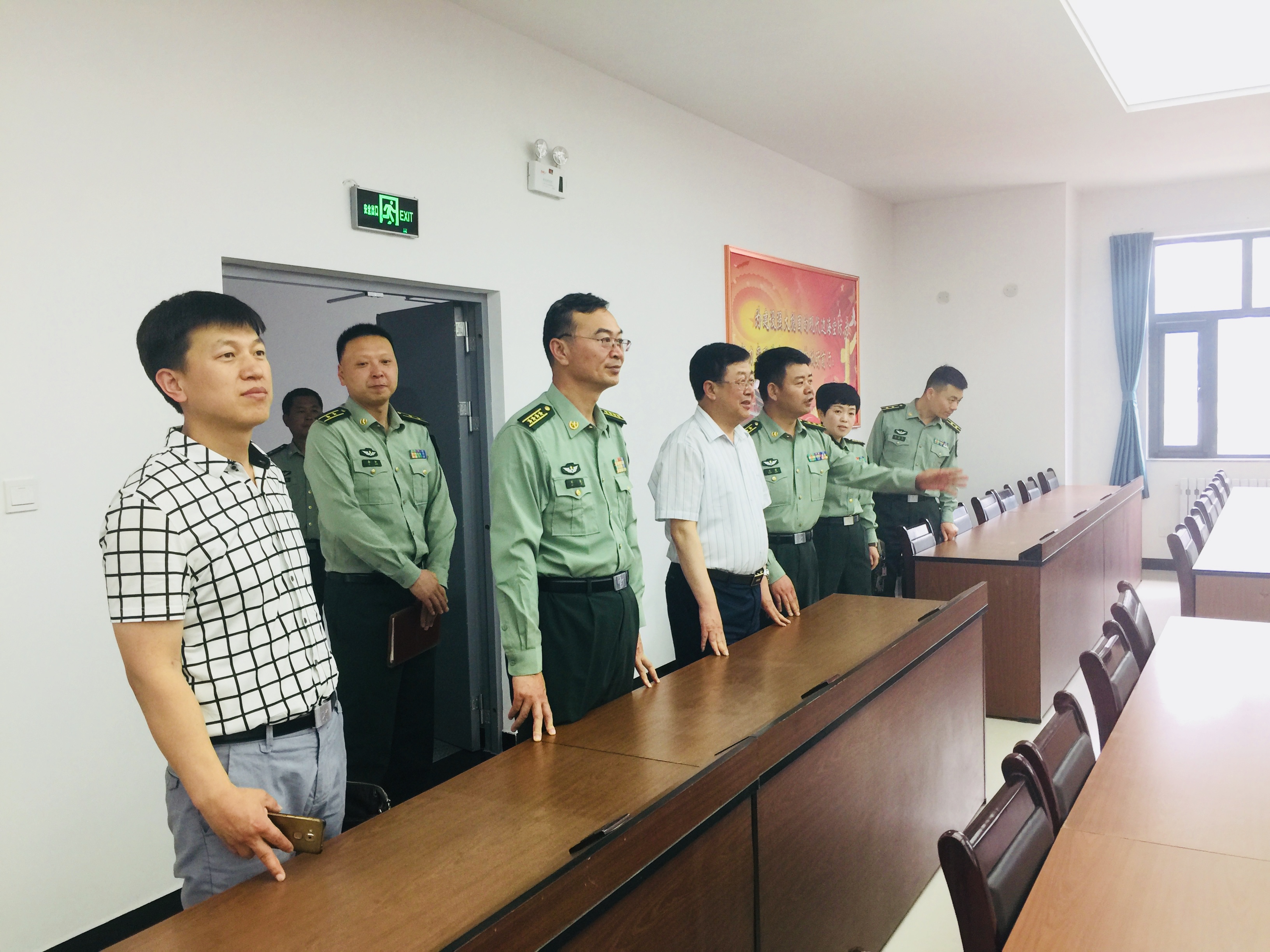 田伏虎副书记赴陆军边海防学院调研